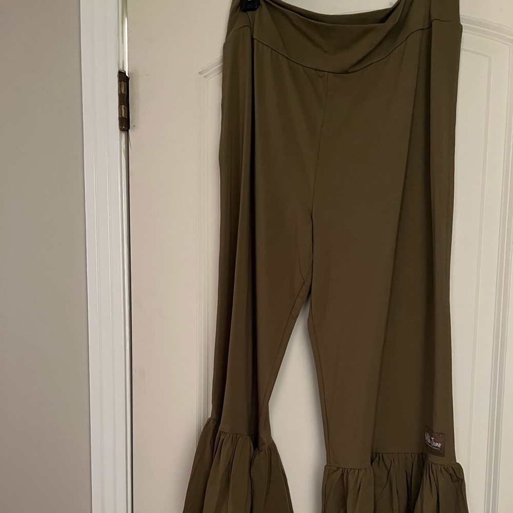 New Matilda Jane Olive (women) Ruffle Pants without tag~size XL